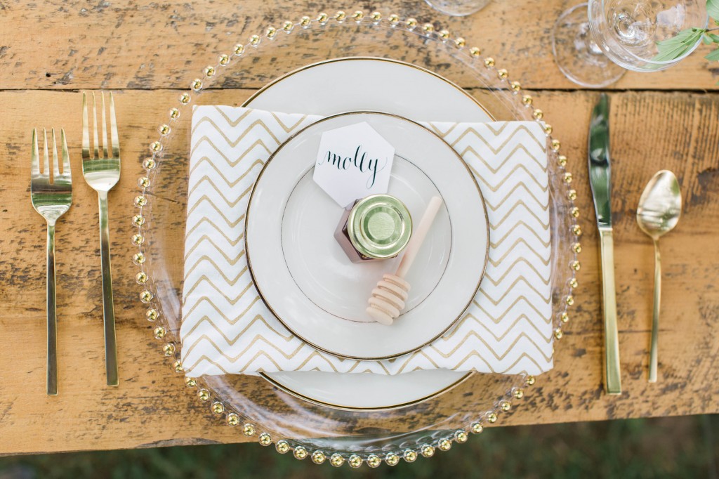 Gold placesetting | The Day's Design | Ashley Slater Photography