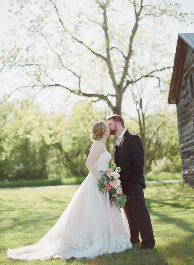 Spring Wedding | The Day's Design | Kelly Sweet Photography