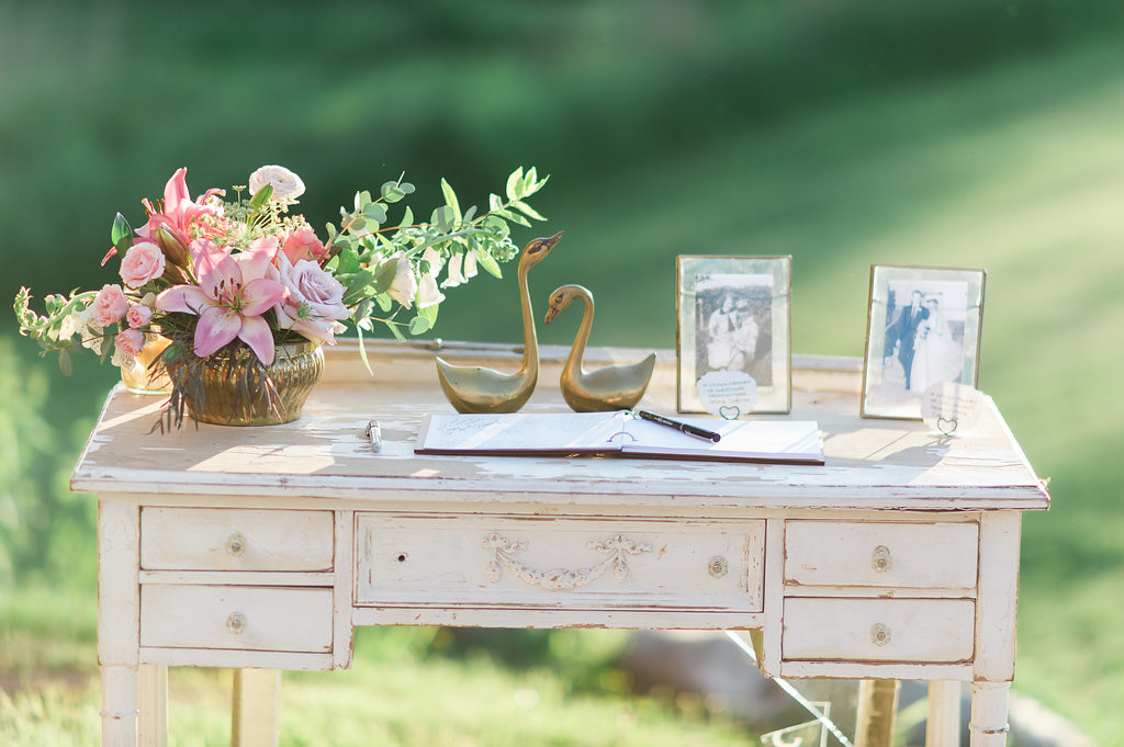 Welcome Table | The Day's Design | Kelly Sweet Photography