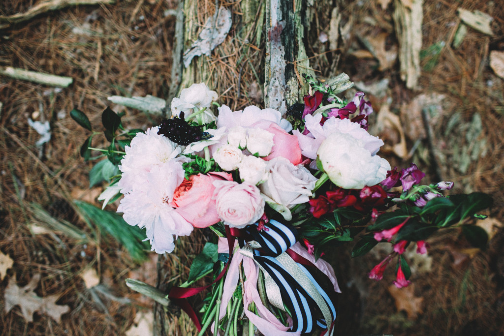 Peony, Black & White Bridal Bouquet | The Day's Deisgn | Katy O'Dell Photography
