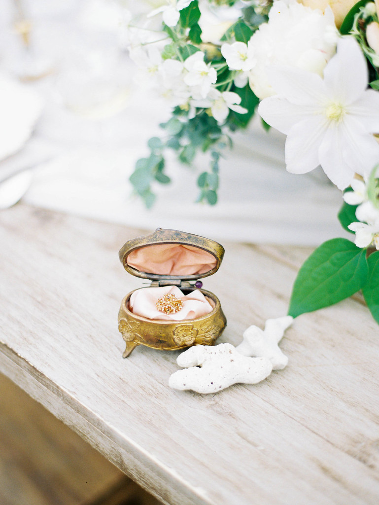 Gold Wedding Ring | The Day's Design | Ashley Slater Photography