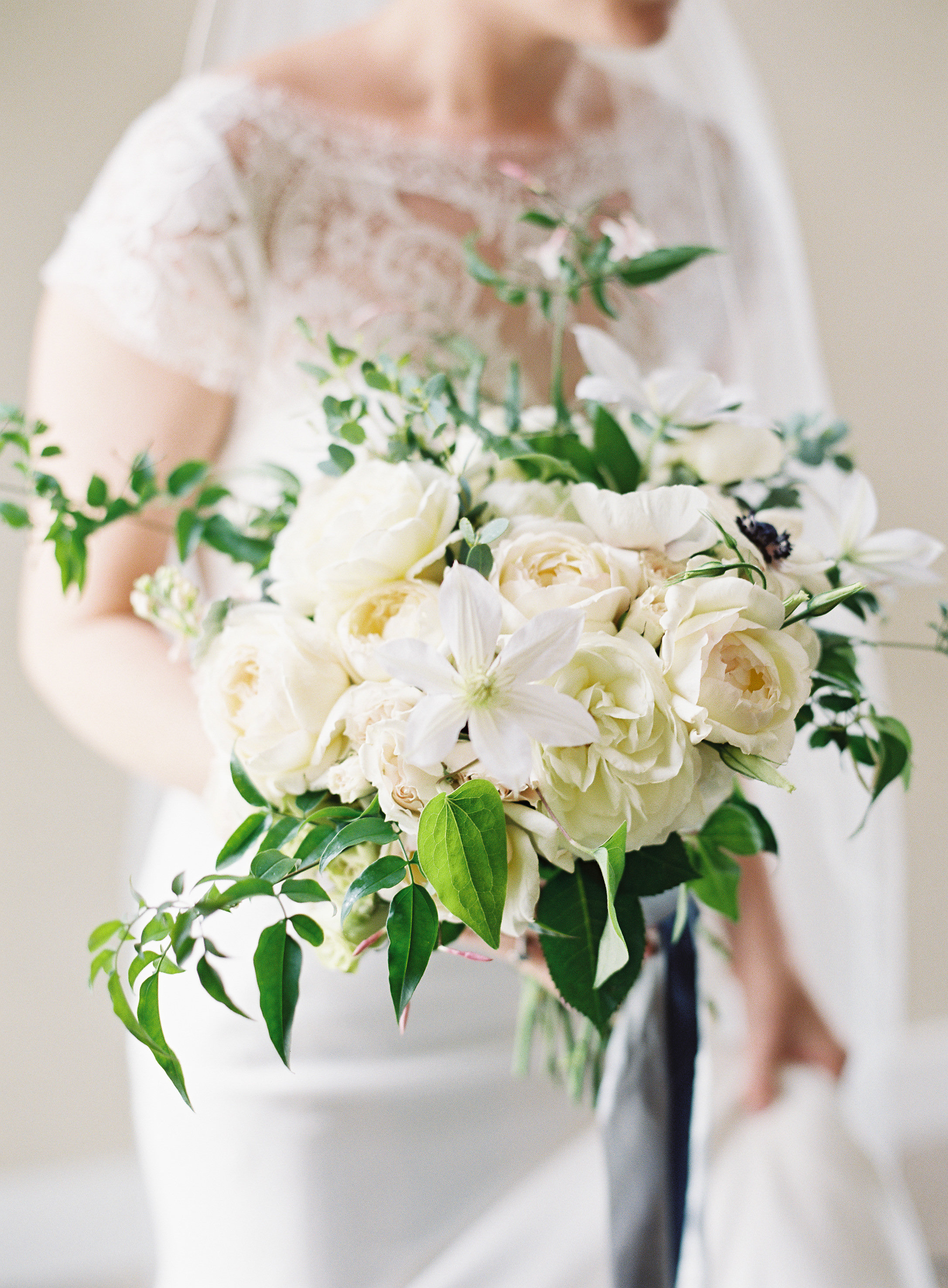 Classic White Bridal Bouquet | St. Joseph Michigan | The Day's Design | Clary Pfieffer Photography