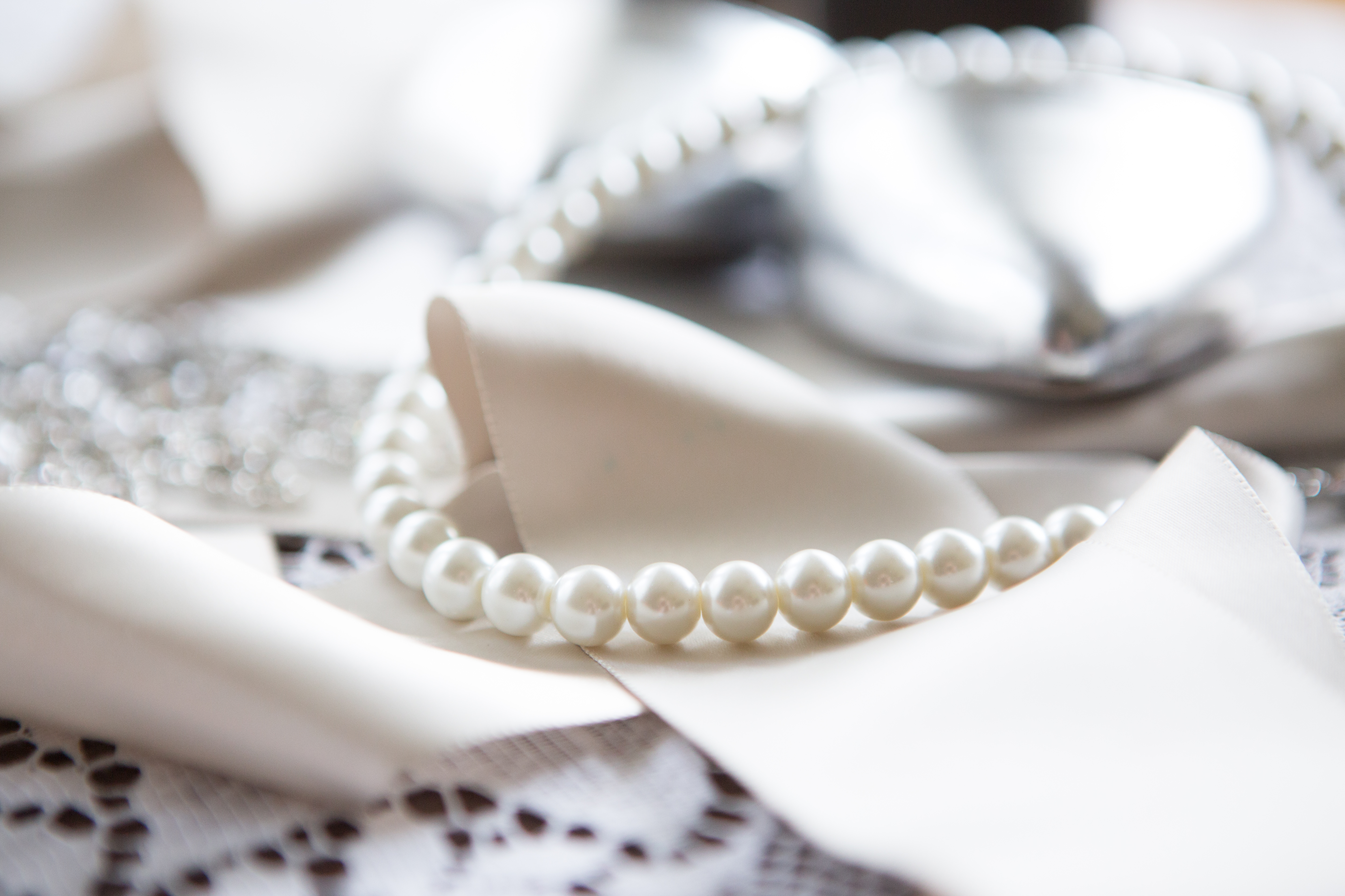 Pearl Wedding Necklace | The Day's Design | Hetler Photography