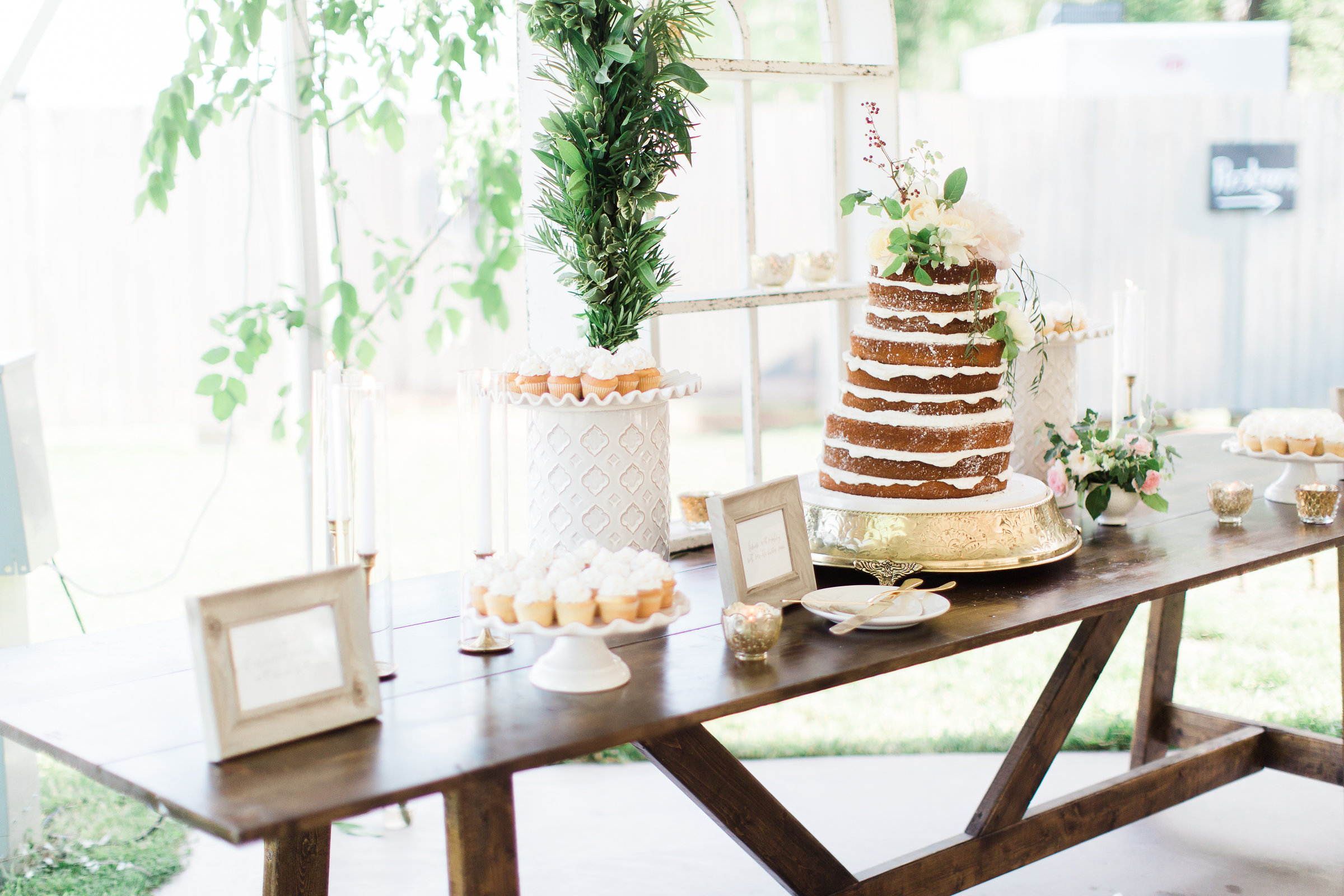 Naked Wedding Cake | The Day's Design | Ashley Slater Photography