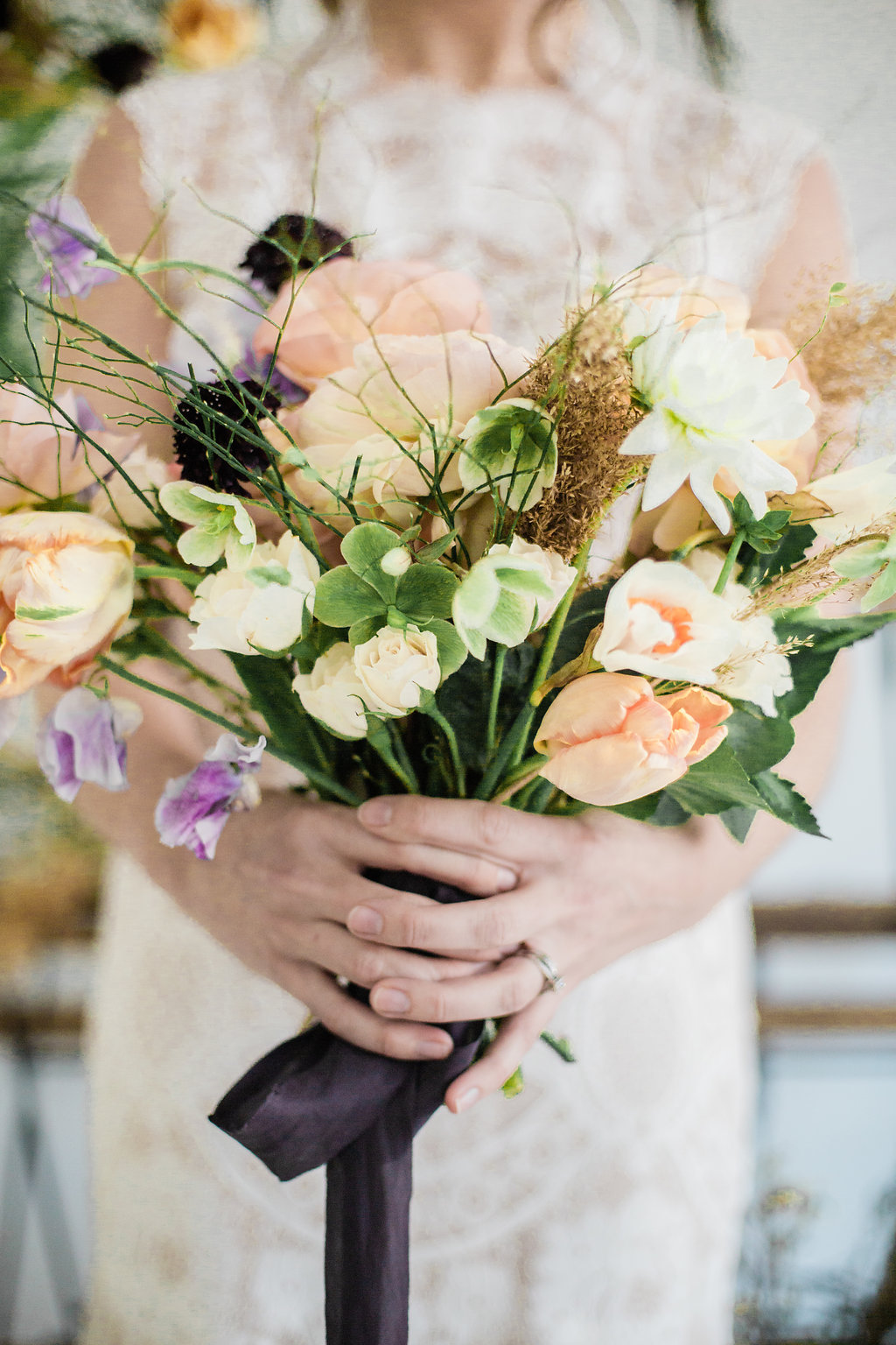 How to Carry a Bridal Bouquet | The Day's Design